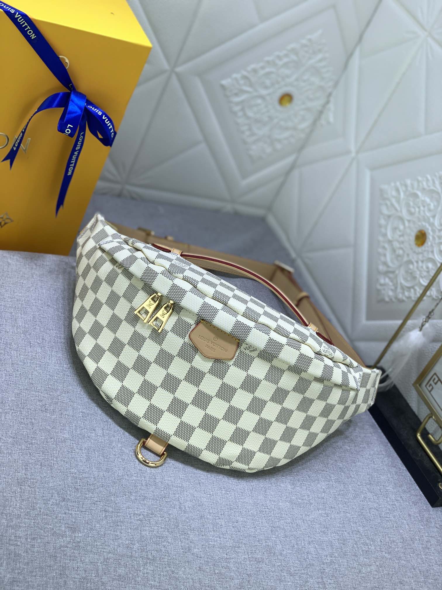 2色ルイヴィトン M43644 Bumbag ウエストポーチ  LVスーパーコピーバッグN品国内発送後払い代引き可能信用できるサイト